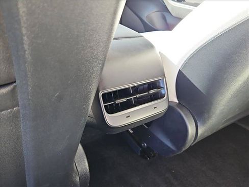 Used 2023 Tesla Model 3 Standard Range RWD image 16