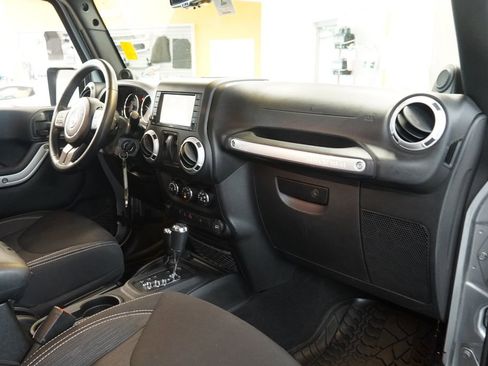 Used 2014 Jeep Wrangler Sahara w/ Connectivity Group AWD/4WD image 30