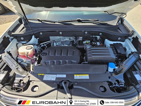 Used 2024 Volkswagen Atlas SE w/ Panoramic Sunroof Package FWD image 32