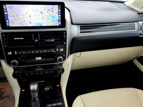 Used 2023 Lexus GX 460 Premium w/ Premium Package image 30