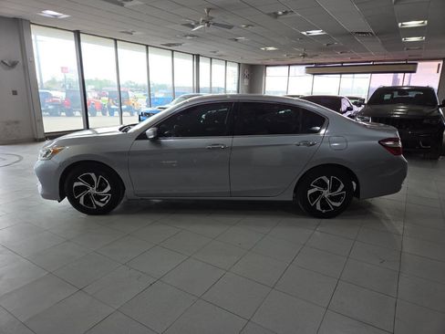 Used 2016 Honda Accord LX image 4