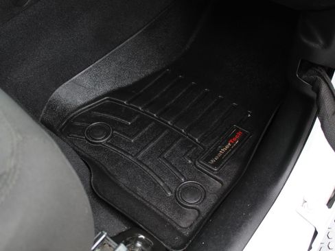 Used 2020 Jeep Wrangler Unlimited Sahara w/ Cold Weather Group AWD/4WD image 22