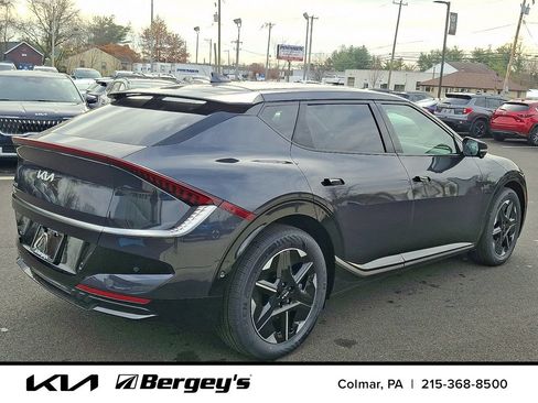 Used 2025 Kia EV6 Wind AWD/4WD image 3