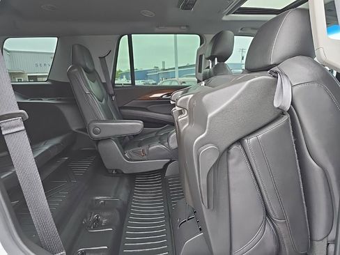 Used 2020 Cadillac Escalade Premium Luxury AWD/4WD image 47