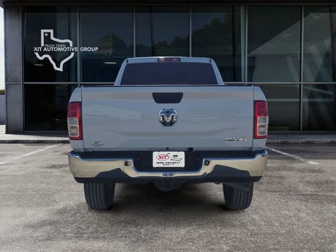 Used 2022 RAM 2500 Tradesman w/ Chrome Appearance Group AWD/4WD image 4
