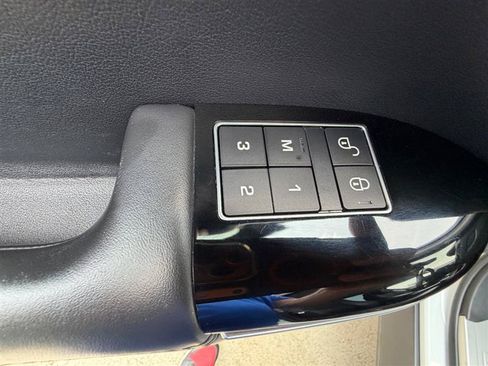 Used 2017 Land Rover Range Rover HSE AWD/4WD image 33