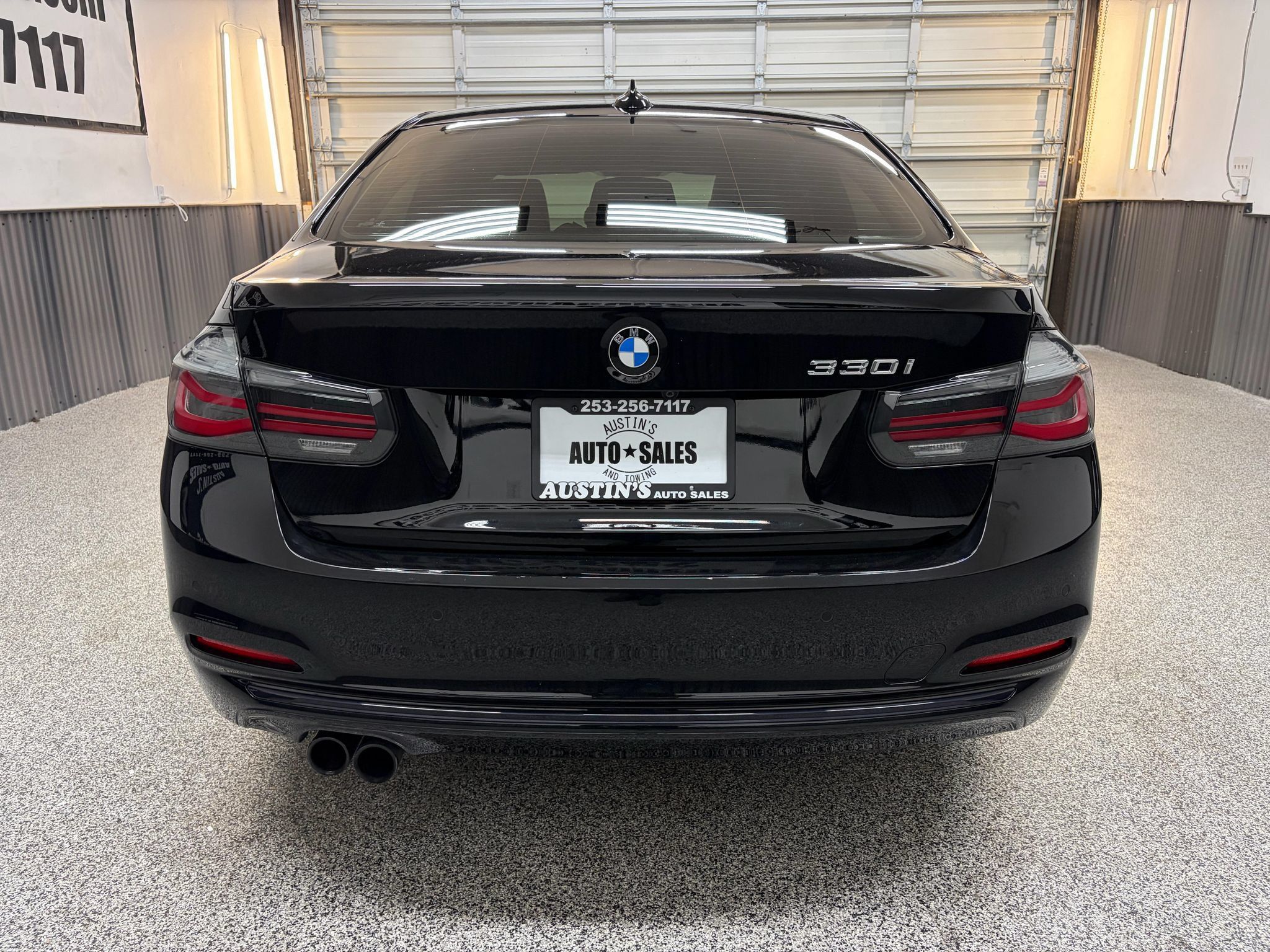 Used 2017 BMW 330i Sedan RWD image 4