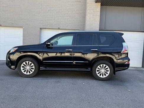 Used 2014 Lexus GX 460 w/ Premium Package AWD/4WD image 2