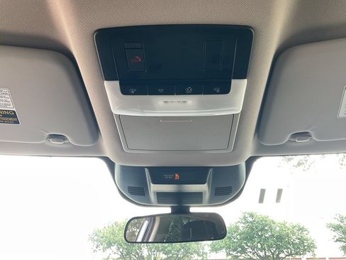 Used 2025 Nissan Rogue SV FWD image 14