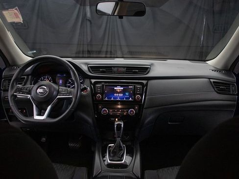 Used 2018 Nissan Rogue SV image 22