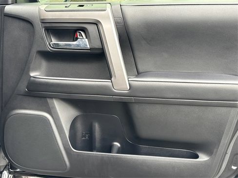 Used 2020 Toyota 4Runner image 14