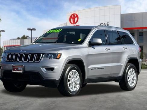 Used 2021 Jeep Grand Cherokee Laredo image 9