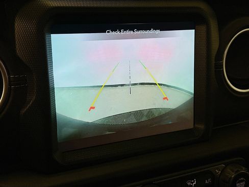 Used 2023 Jeep Wrangler Sahara image 23