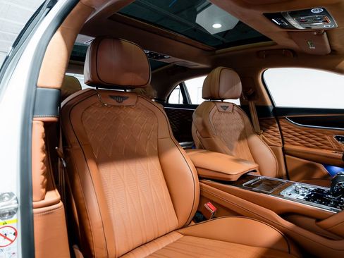 Used 2023 Bentley Flying Spur W12 AWD/4WD image 70