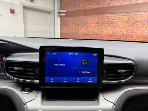 Certified 2022 Ford Explorer XLT w/ Equipment Group 202A image 18