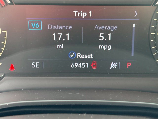 Used 2023 Cadillac XT6 Premium Luxury FWD image 4