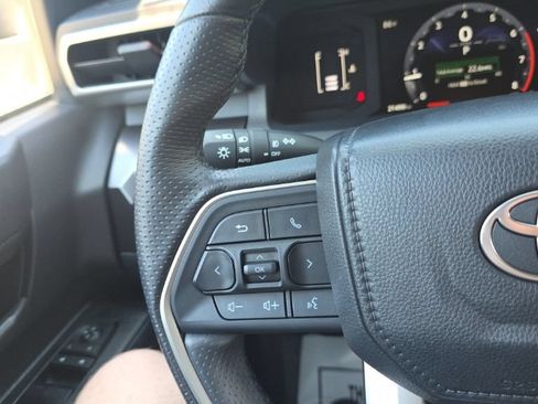 Certified 2025 Toyota 4Runner SR5 AWD/4WD image 25