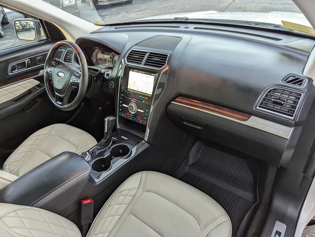 Used 2018 Ford Explorer Platinum AWD/4WD image 33