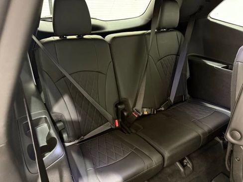 Used 2023 Buick Enclave Avenir w/ Avenir Technology Package image 28