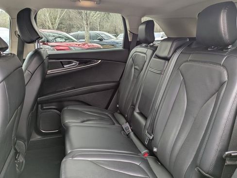 Certified 2022 Lincoln Nautilus Reserve w/ Equipment Group 201A image 13