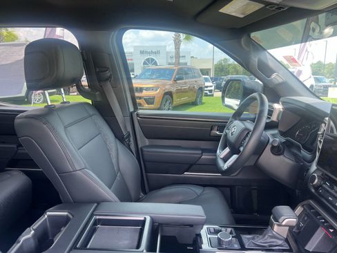 Used 2025 Toyota Tundra SR5 w/ SR5 Premium Package AWD/4WD image 12