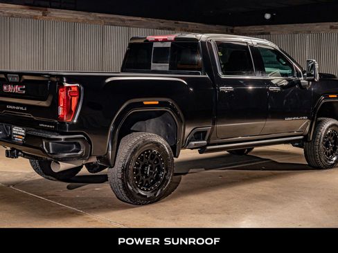 Used 2021 GMC Sierra 2500 Denali w/ Denali Black Diamond Edition image 9