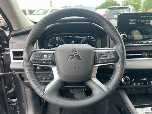 Used 2025 Mitsubishi Outlander 4WD Plug-In Hybrid image 24