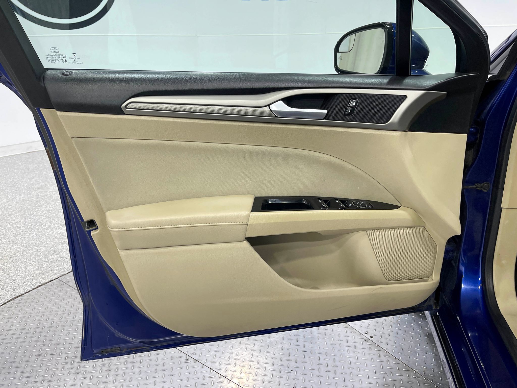 Used 2013 Ford Fusion SE FWD image 13