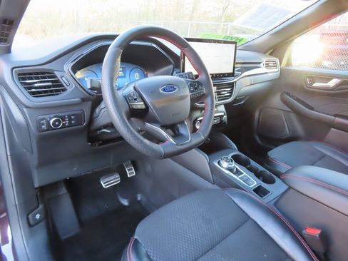 Used 2023 Ford Escape ST-Line Elite image 29