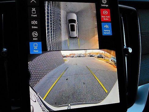 New 2026 Volvo XC90 B6 Plus w/ Protection Package Premier AWD/4WD image 22