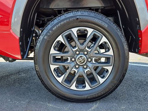 Used 2022 Toyota Tundra Limited w/ Power Package AWD/4WD image 33