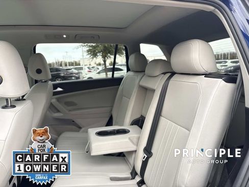 Used 2023 Volkswagen Tiguan SE w/ Panoramic Sunroof Package image 25