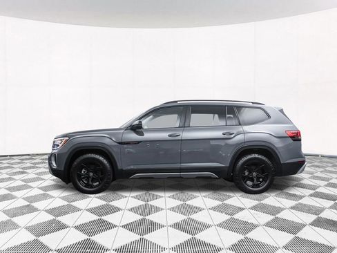 Used 2025 Volkswagen Atlas Peak Edition SE image 37