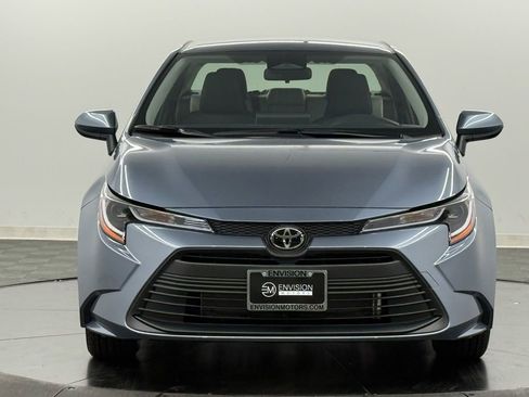 Used 2026 Toyota Corolla LE FWD image 3