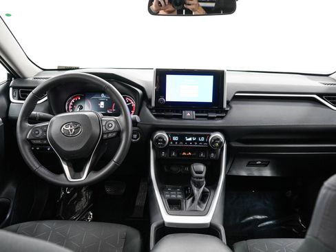 Used 2024 Toyota RAV4 XLE w/ Convenience Package AWD/4WD image 16