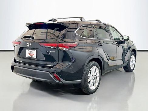 New 2026 Toyota Highlander Limited image 4