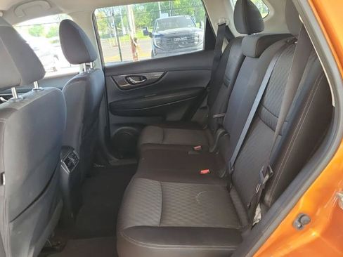 Used 2019 Nissan Rogue SV w/ Premium Package AWD/4WD image 6
