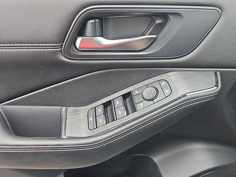 Used 2023 Nissan Rogue SV w/ SV Premium B Package FWD image 31