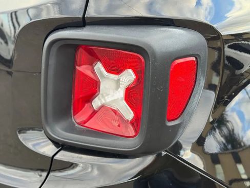 Used 2016 Jeep Renegade Sport w/ Power & Air Group image 20