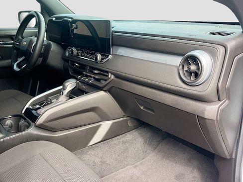 Used 2025 Chevrolet Colorado LT RWD image 30
