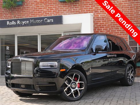 Used 2020 Rolls-Royce Cullinan Black Badge image 1
