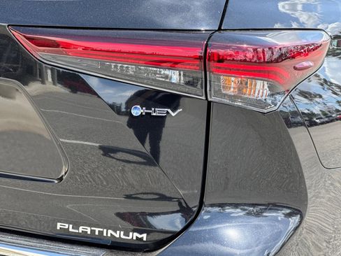 New 2026 Toyota Highlander Platinum AWD/4WD image 26