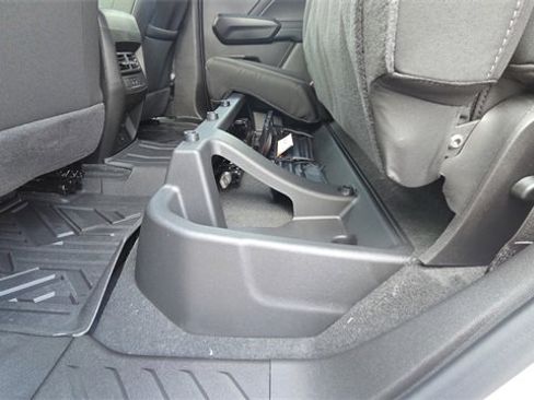 New 2026 GMC Canyon Elevation w/ Convenience Package image 23