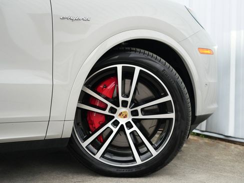 Used 2024 Porsche Cayenne Turbo image 76