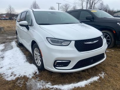 Used 2023 Chrysler Pacifica Touring-L