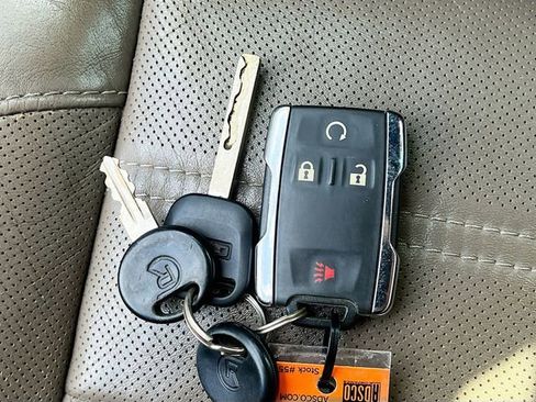 Used 2015 GMC Sierra 2500 Denali w/ Duramax Plus Package AWD/4WD image 22