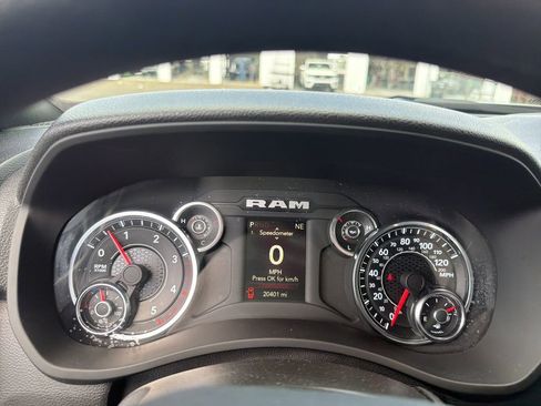 Used 2024 RAM 2500 Tradesman w/ Chrome Appearance Group AWD/4WD image 22