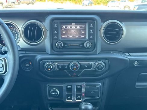 Used 2019 Jeep Wrangler Sport S image 18