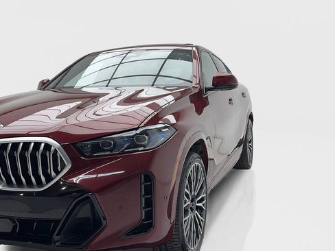 Used 2024 BMW X6 xDrive40i w/ Premium Package image 3