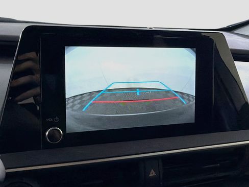 Used 2026 Toyota Prius LE FWD image 23